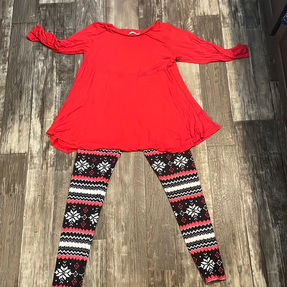 A jollieLoving Christmas legging set